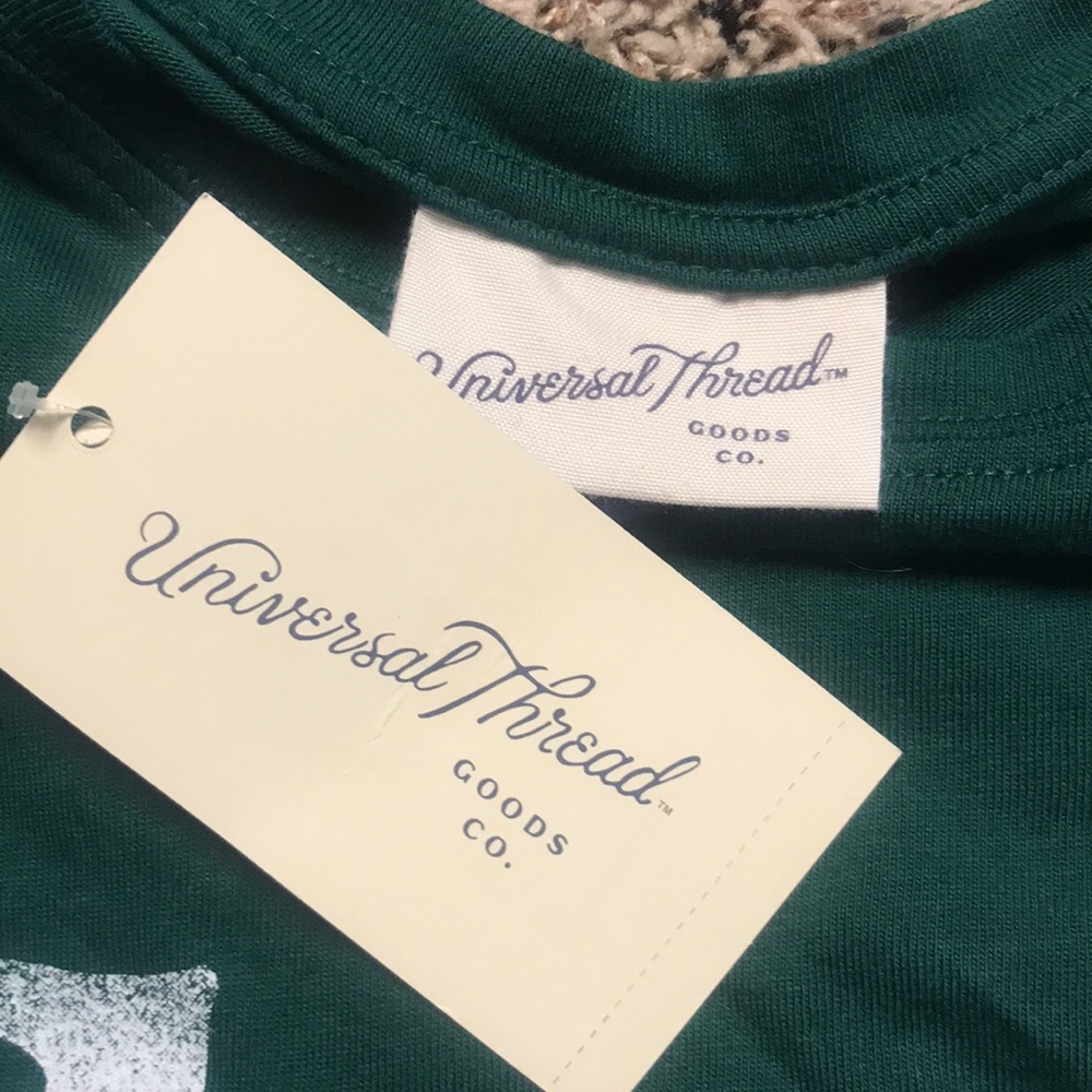 Universal Thread Dark Green Graphic Après Ski T-Shirt | NWT! - Picture 5 of 6